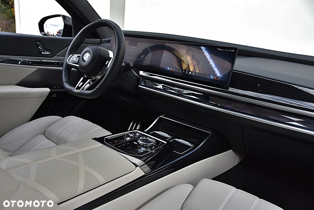 BMW Seria 7 740Ld xDrive - 25