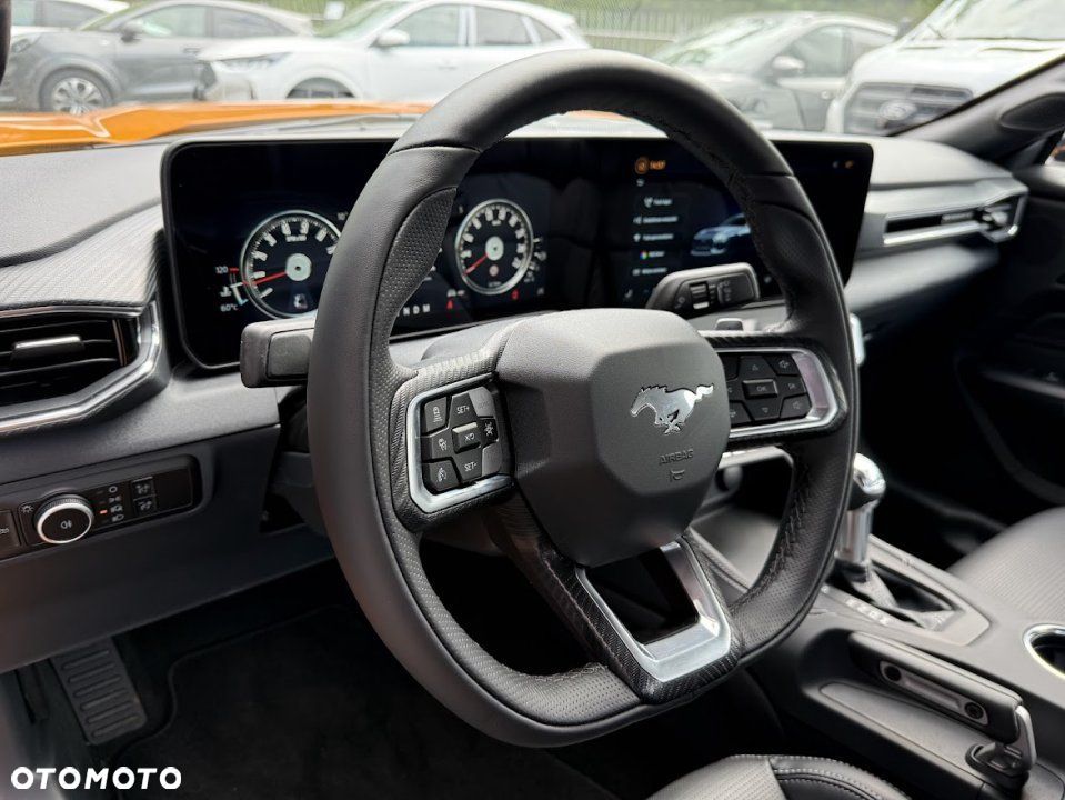 Ford Mustang - 12