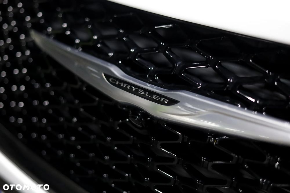 Chrysler Pacifica - 10