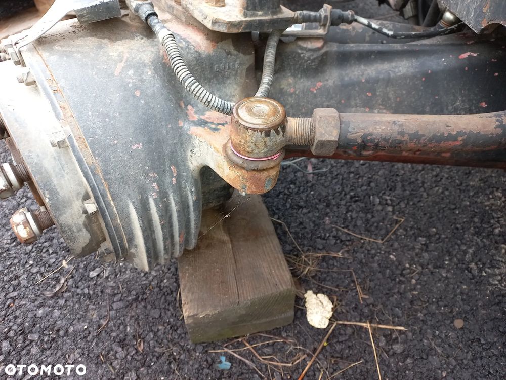 Most obudowa mostu przód tył ,zwolnica,zwrotnica,układ planetarny,atak,koło ataku wałek,półoś explorer,titan,antares,same,lamborghini,hurlimann,deutz,agroplus,agrosun,agrotron,silver,formuła,master,racing,premium,r774,0.467.473.0 ,01127250/20 ,445.4410.0 ,2324411 ,202.3111.0 ,25544100 ,91071140 ,9107.110.0, 269.4330.0 ,275.4356.0 ,255.3110.0 ,270.4741.0 ,.91311100 . 0.008.3208.0 , 0.008.3210.3,269.4331.0, 27244100. - 14