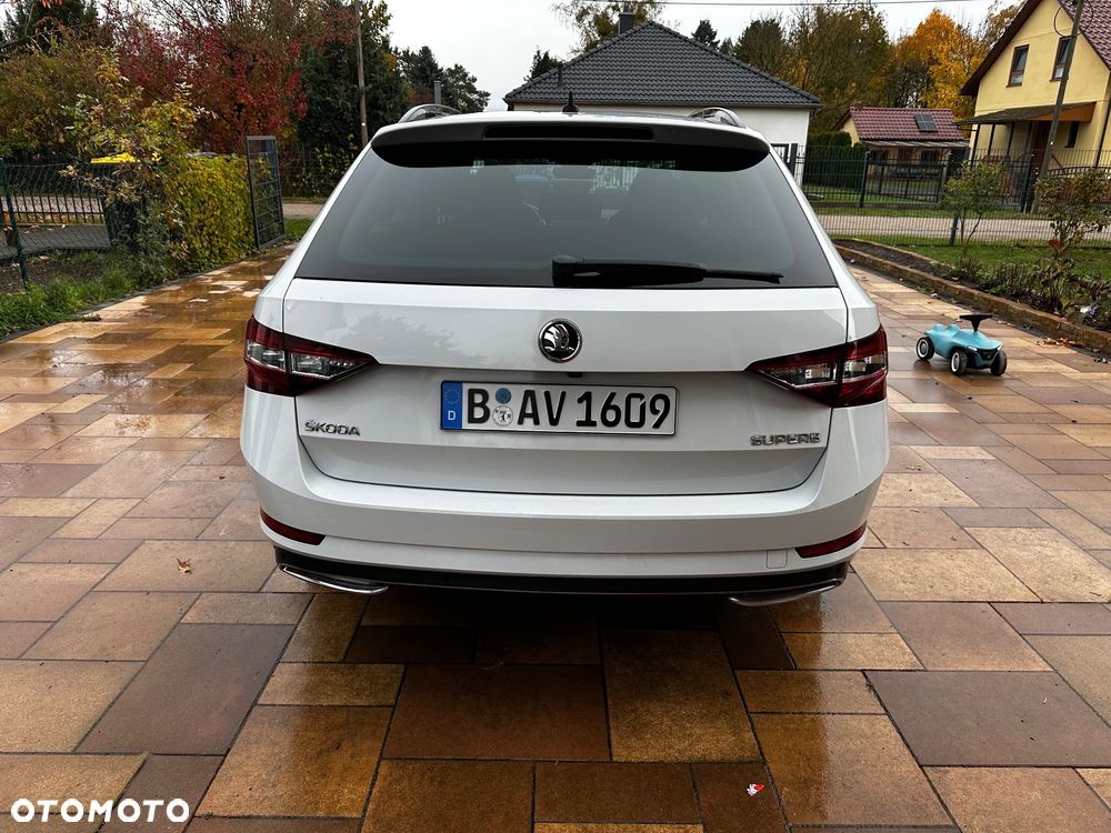 Skoda Superb 2.0 TDI SCR Sportline DSG - 9