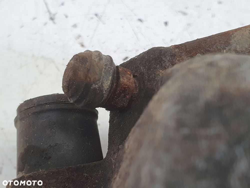 Volvo S60 II V60 I PRZEDNI ZACISK HAMULCOWY prawy przód pasażera 31471664 - 4