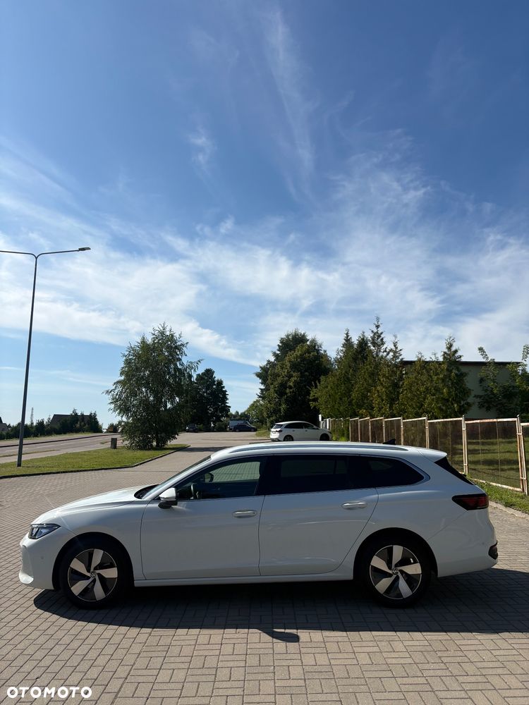 Volkswagen Passat - 8