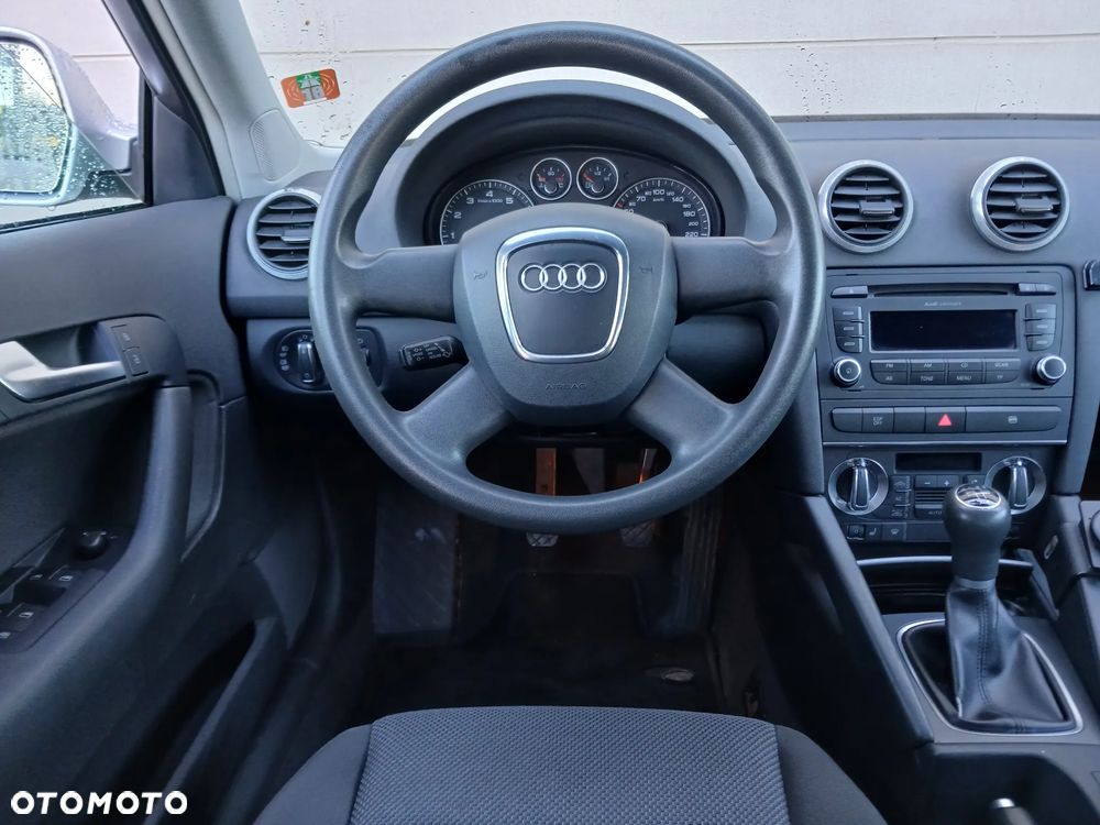 Audi A3 Sportback 1.6 Attraction - 21