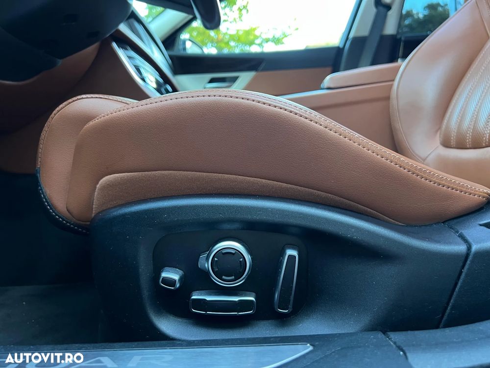 Jaguar XF 20d AWD Portfolio - 14