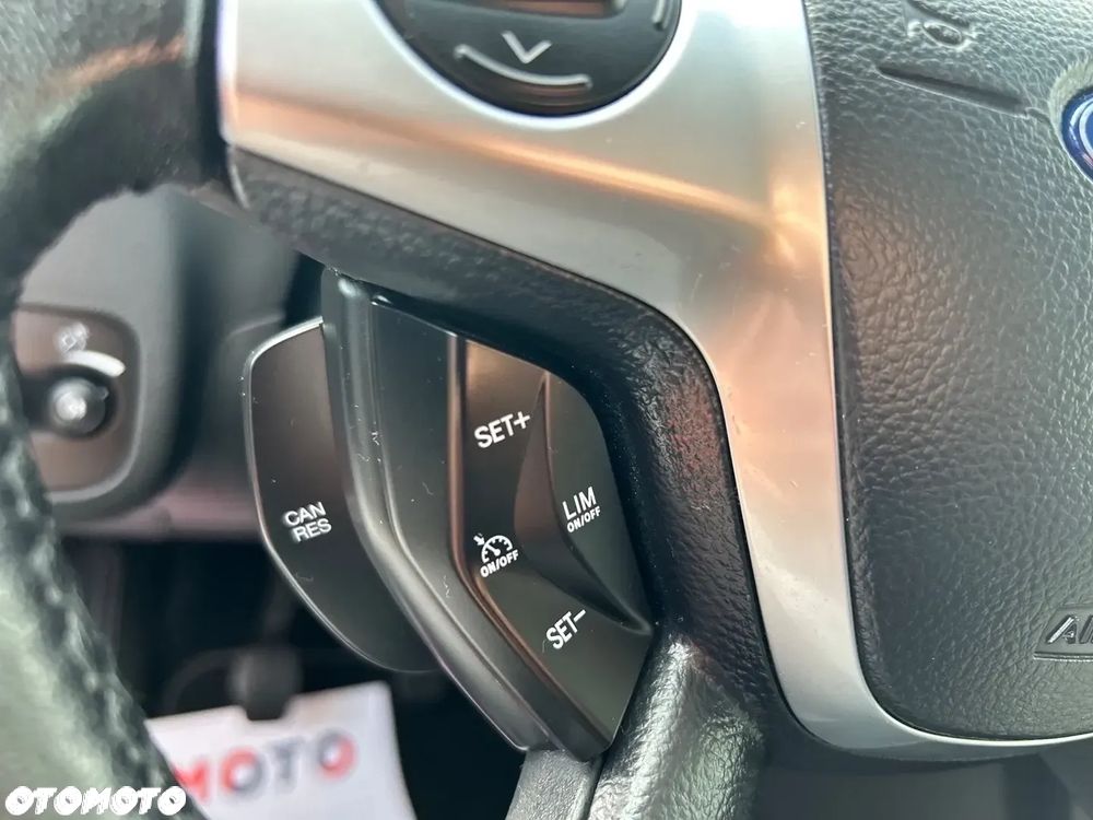 Ford Kuga 2.0 TDCi 2x4 Titanium - 23