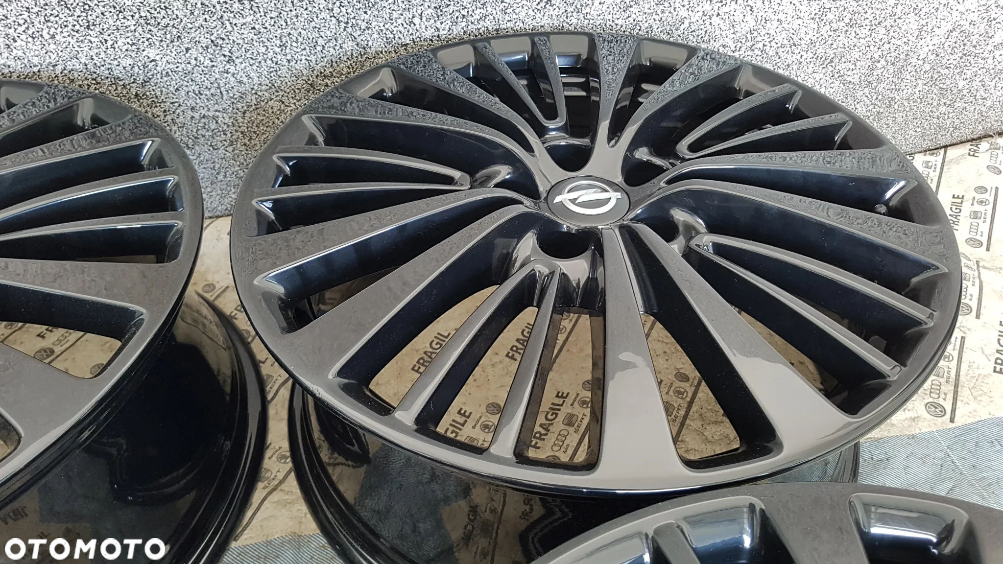 FELGI ALU ORYGINAŁ  OPEL GRANDLAND X  7,5jx18  IS49 5x108 CZUJNIKI - 5