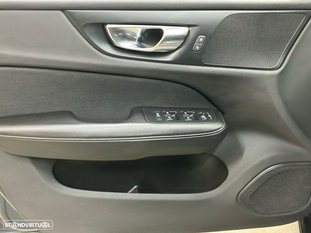 Volvo V60 2.0 B4 Momentum Plus Geartronic - 22