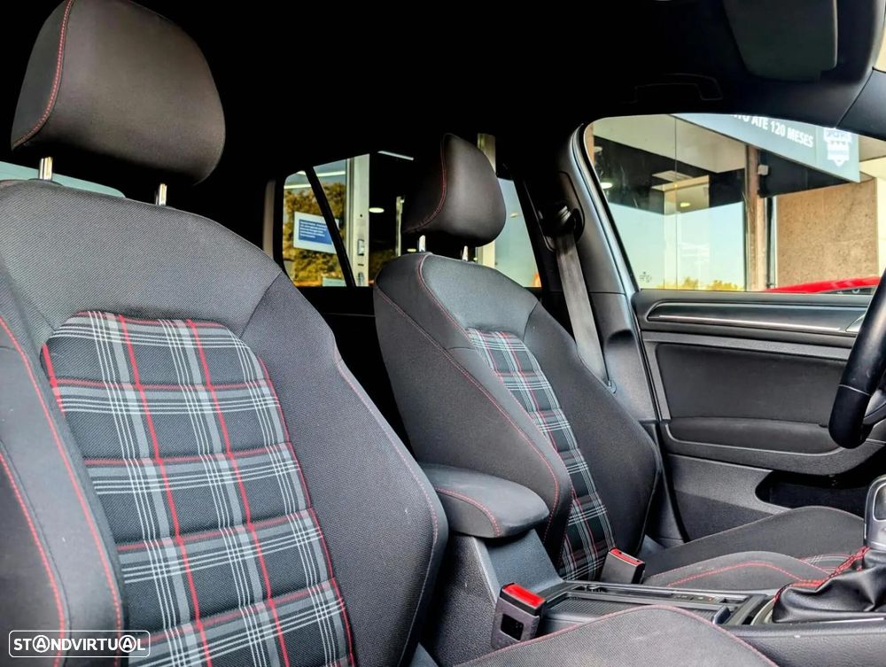 VW Golf 2.0 TSI GTI DSG Performance - 13