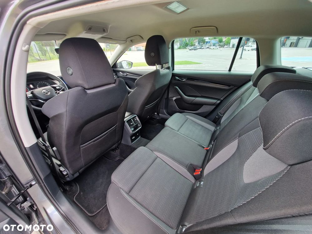 Skoda Octavia ver-1-0-tsi-e--tec-ambition-dsg - 10