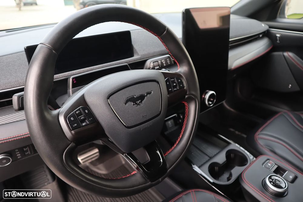 Ford Mustang Mach-E Premium AWD - 22