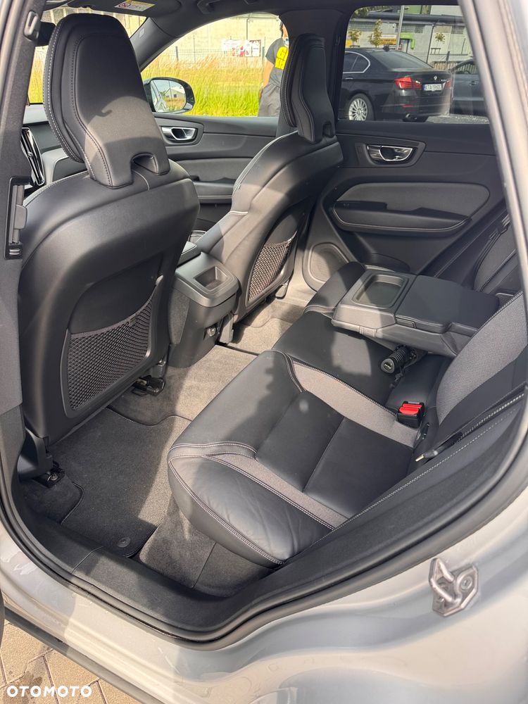 Volvo XC 60 B4 D AWD R-Design - 17
