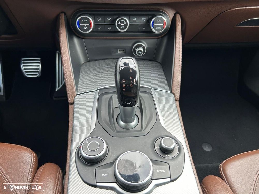 Alfa Romeo Stelvio 2.2 D Super AT8 Q4 - 23