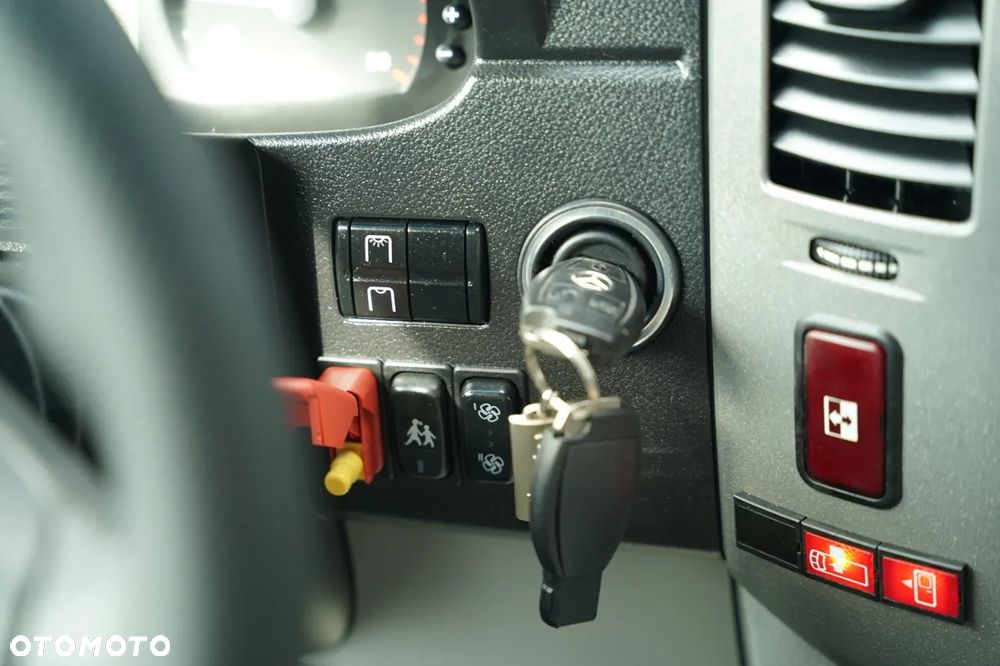 Mercedes-Benz / SPRINTER 516 / KLIMATYZACJA / SPROWADZONY / - 21