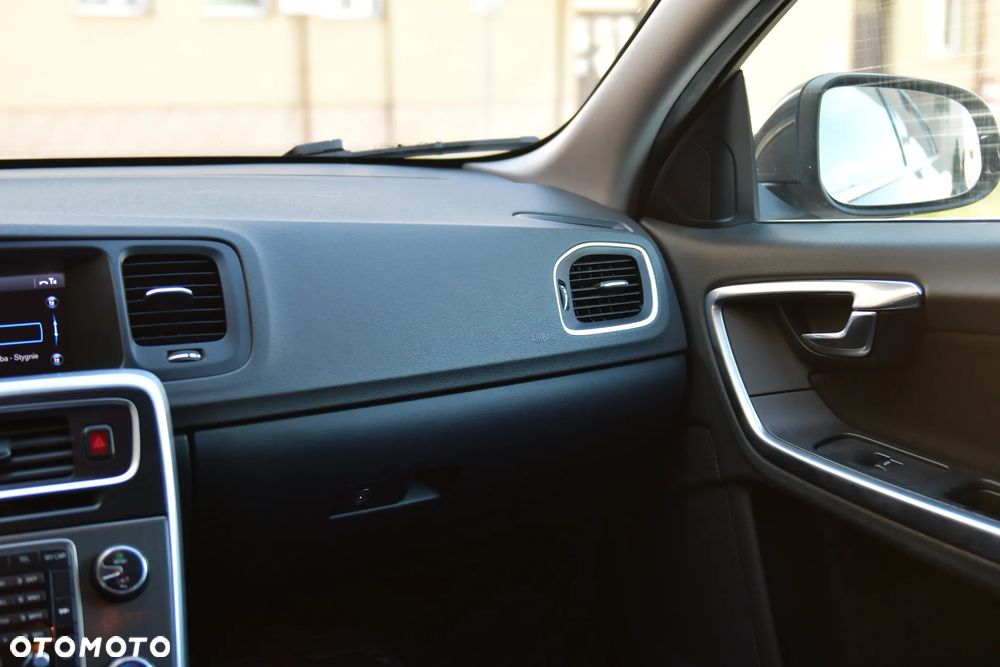 Volvo S60 D3 Momentum - 17