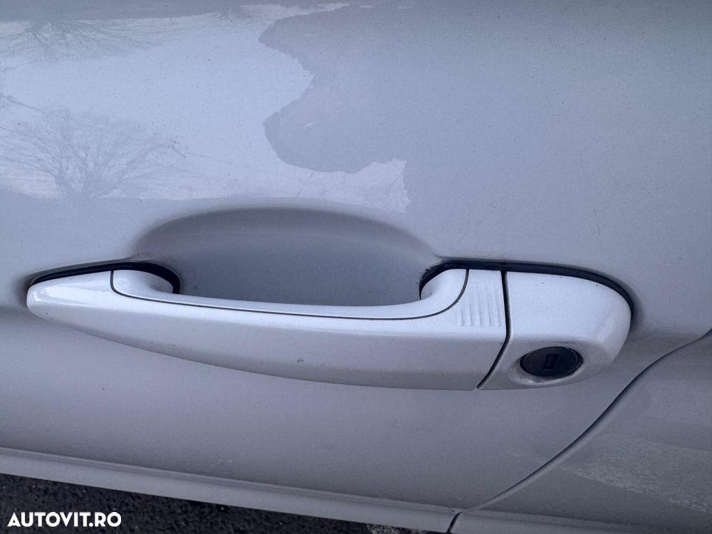 BMW Seria 3 316i Aut. - 28