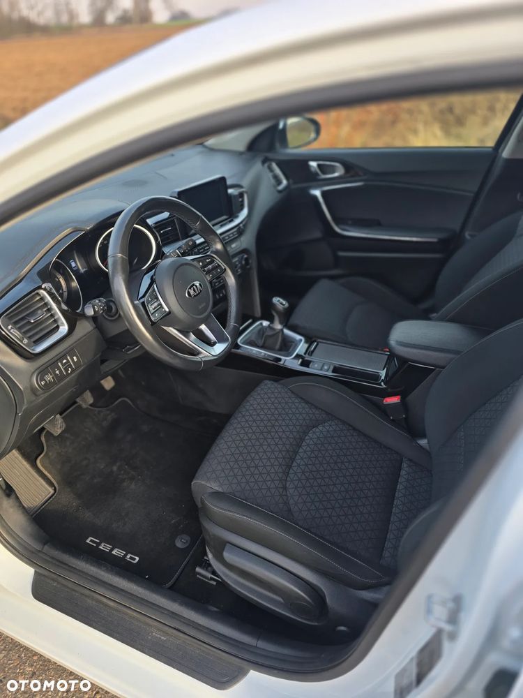 Kia Ceed 1.6 CRDi Spirit - 5
