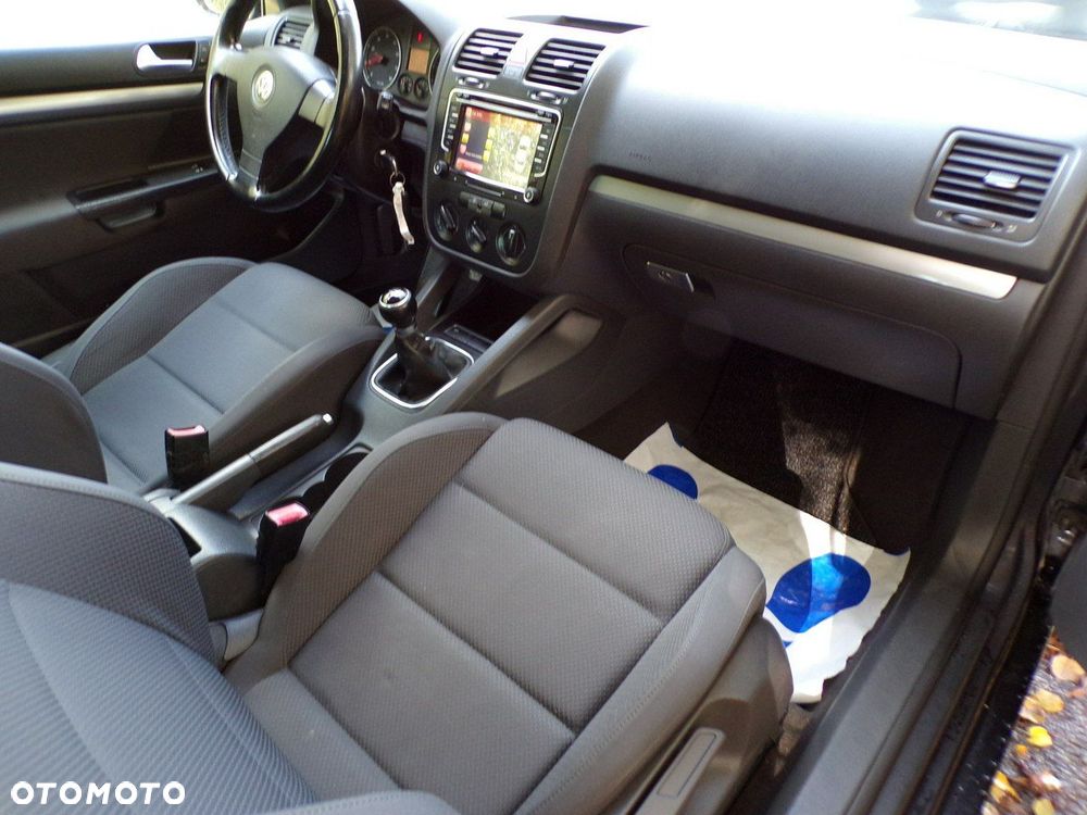 Volkswagen Golf - 26