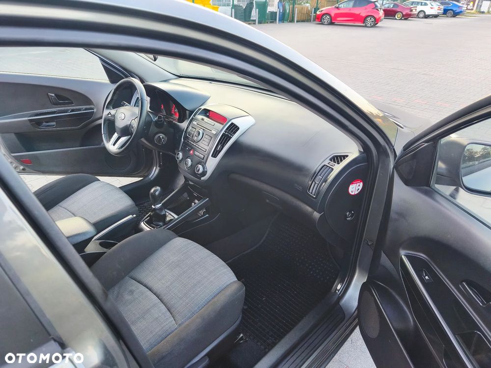 Kia Ceed 1.4 Comfort + - 12