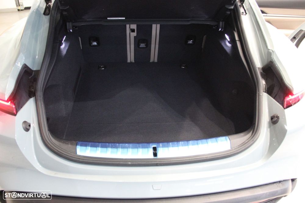 Porsche Taycan Sport Turismo - 16