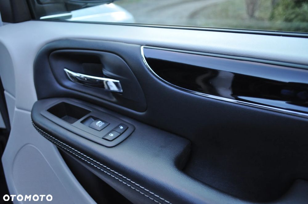 Dodge Grand Caravan 3.6 Express - 12