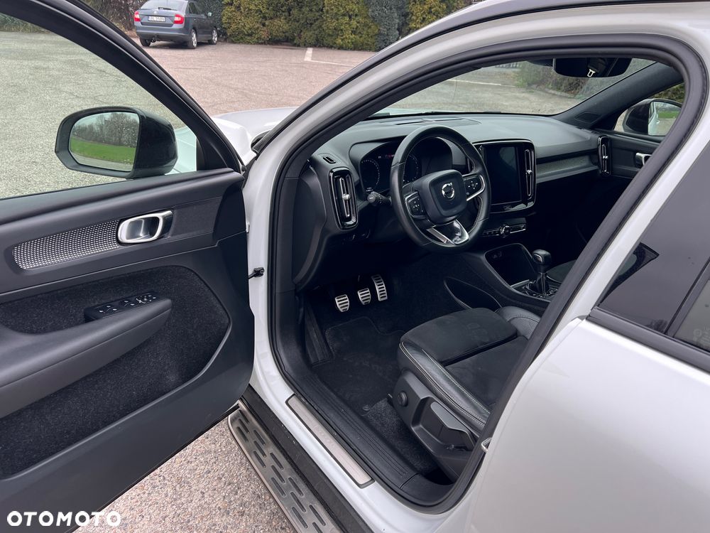 Volvo XC 40 D3 R-Design - 29