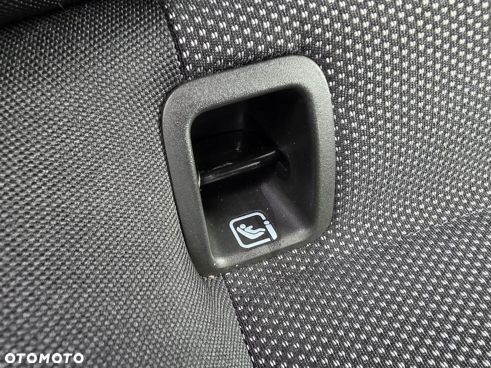 Mercedes-Benz CLA 180 d 8G-DCT - 22