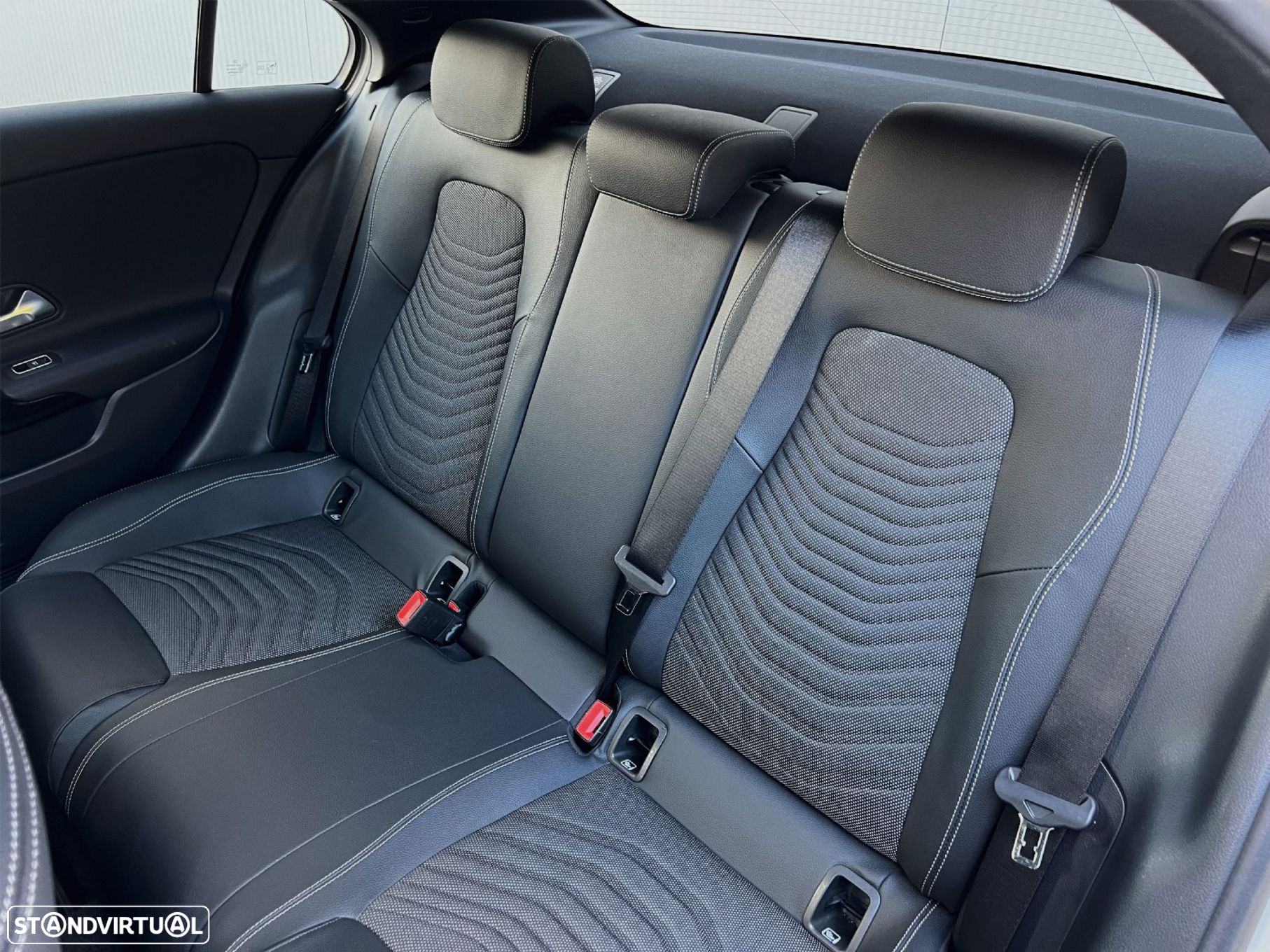 Mercedes-Benz A 180 Limousine d Business Solutions Aut. - 51