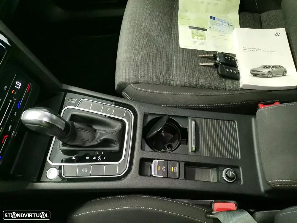VW Passat Variant 2.0 TDi Business DSG - 7