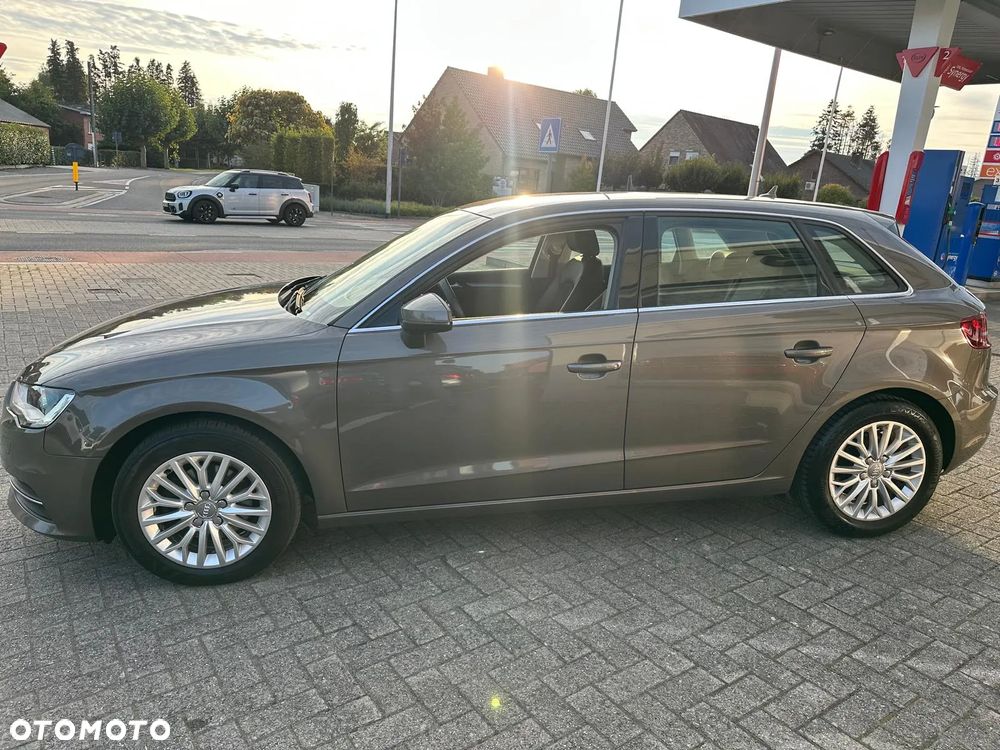 Audi A3 Sportback 1.6 TDI S line Sportpaket - 6