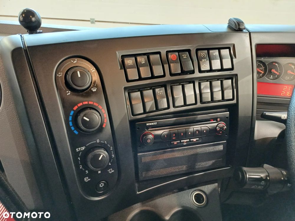 Renault D12 Zamiatarka Zoeller Faun Euro 6 PM10 Szczotki L/R Rok 2017 2 Silniki 2825 MTH - 22