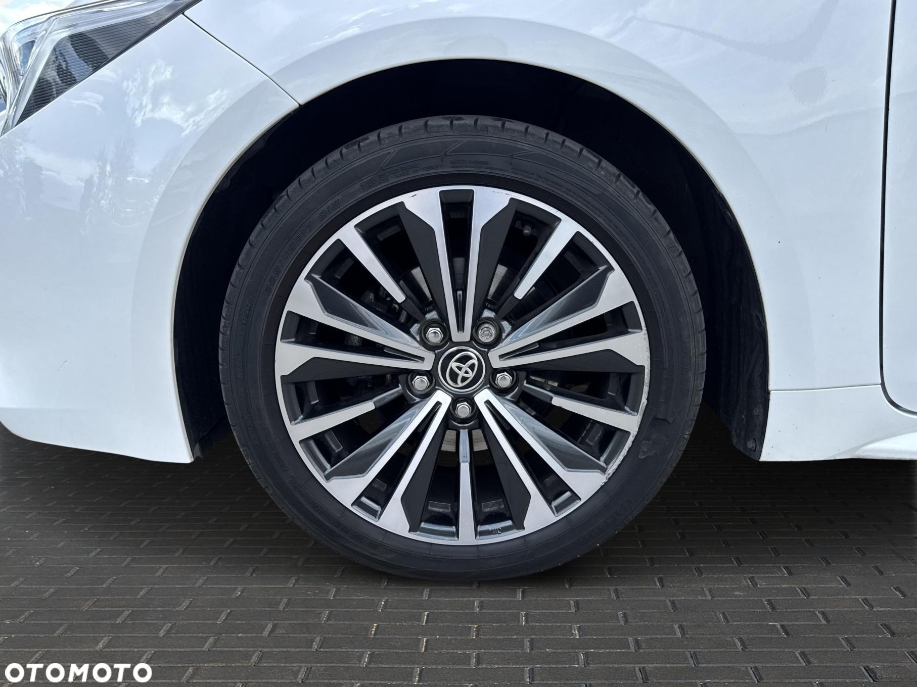 Toyota Corolla 1.8 Hybrid Style - 19