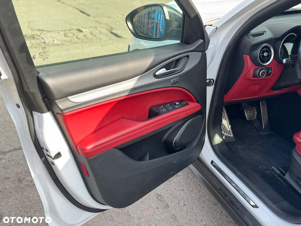 Alfa Romeo Stelvio 2.0 Turbo Veloce Q4 - 14