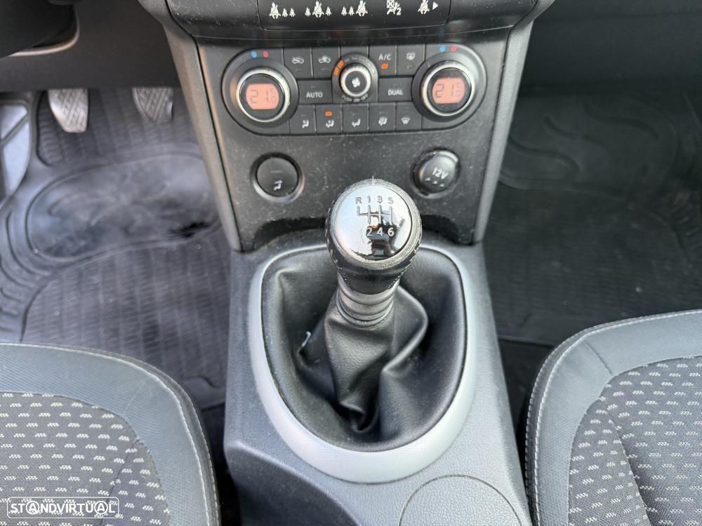 Nissan Qashqai 1.5 dCi Tekna Premium 17 - 10