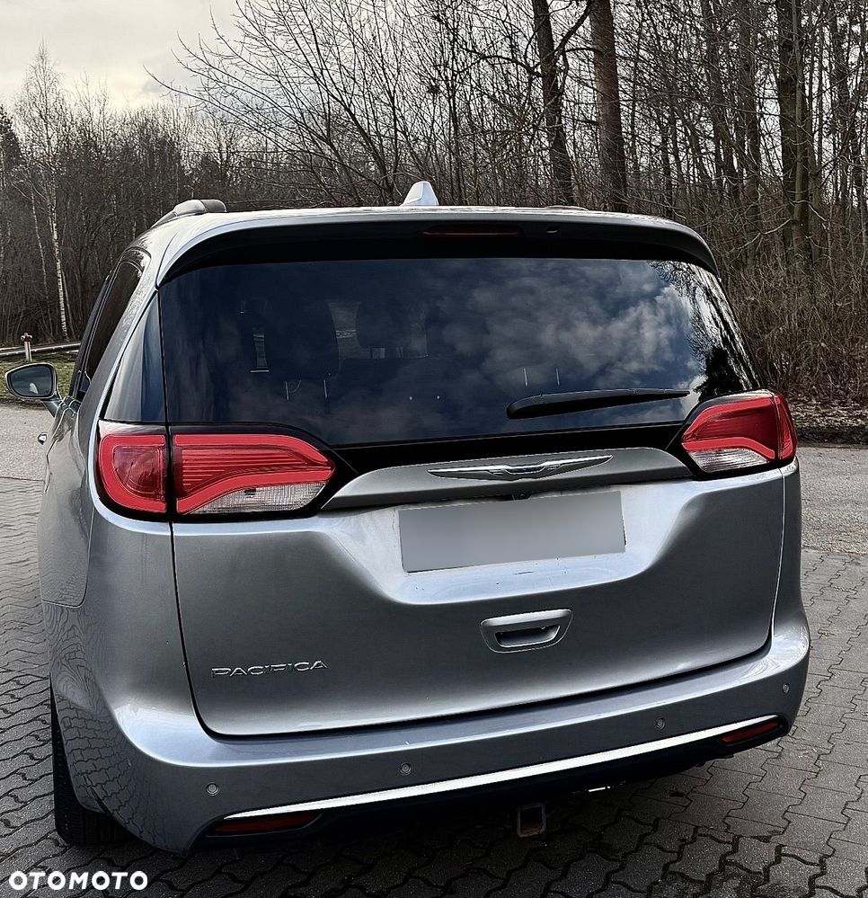 Chrysler Pacifica - 4