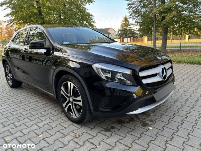 Mercedes-Benz GLA - 8