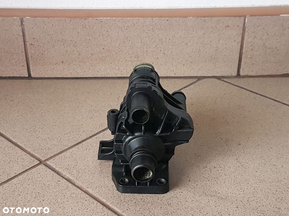 FOCUS MK2 1.6 TDCI OBUDOWA TERMOSTATU 9647767180 - 6