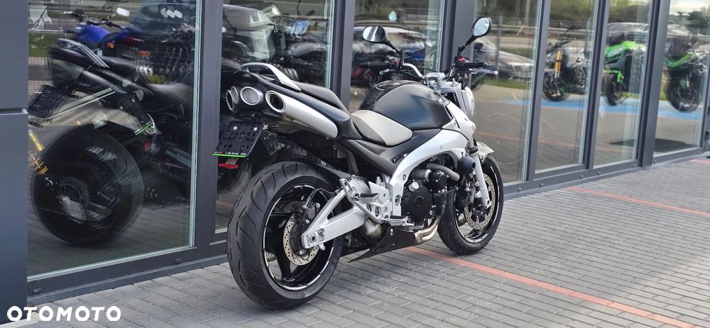 Suzuki GSR - 5