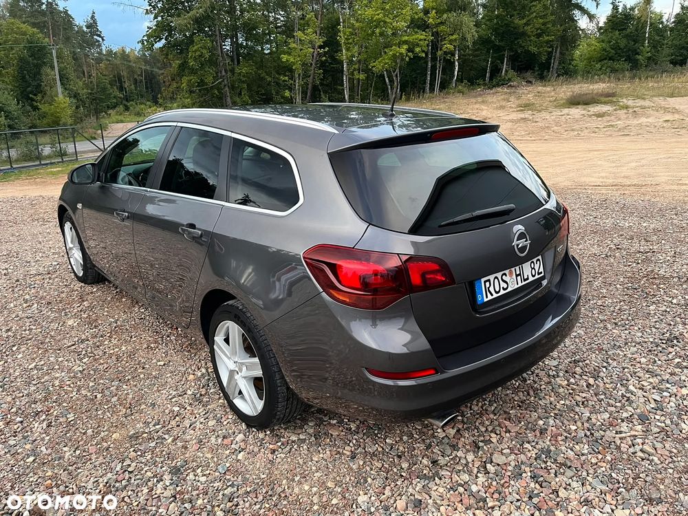Opel Astra 2.0 CDTI DPF Cosmo - 11