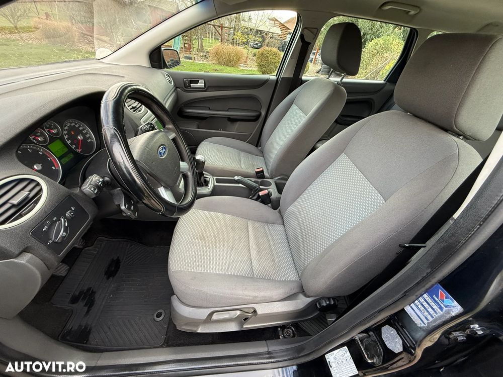 Ford Focus 1.8 Fun X - 13