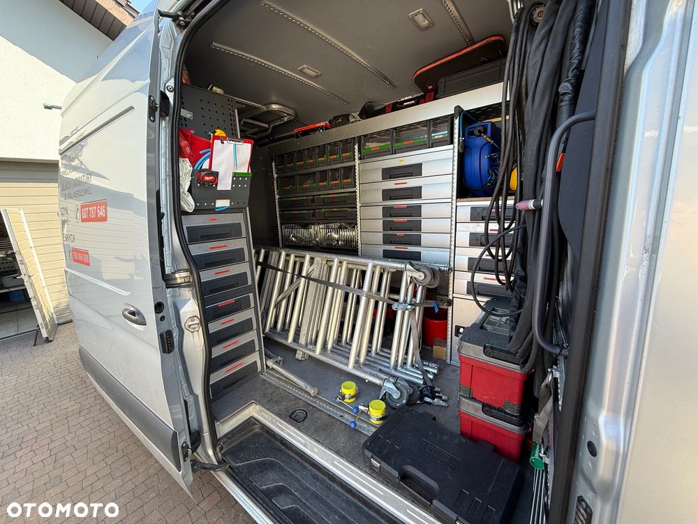 Mercedes-Benz Sprinter 319 - 4