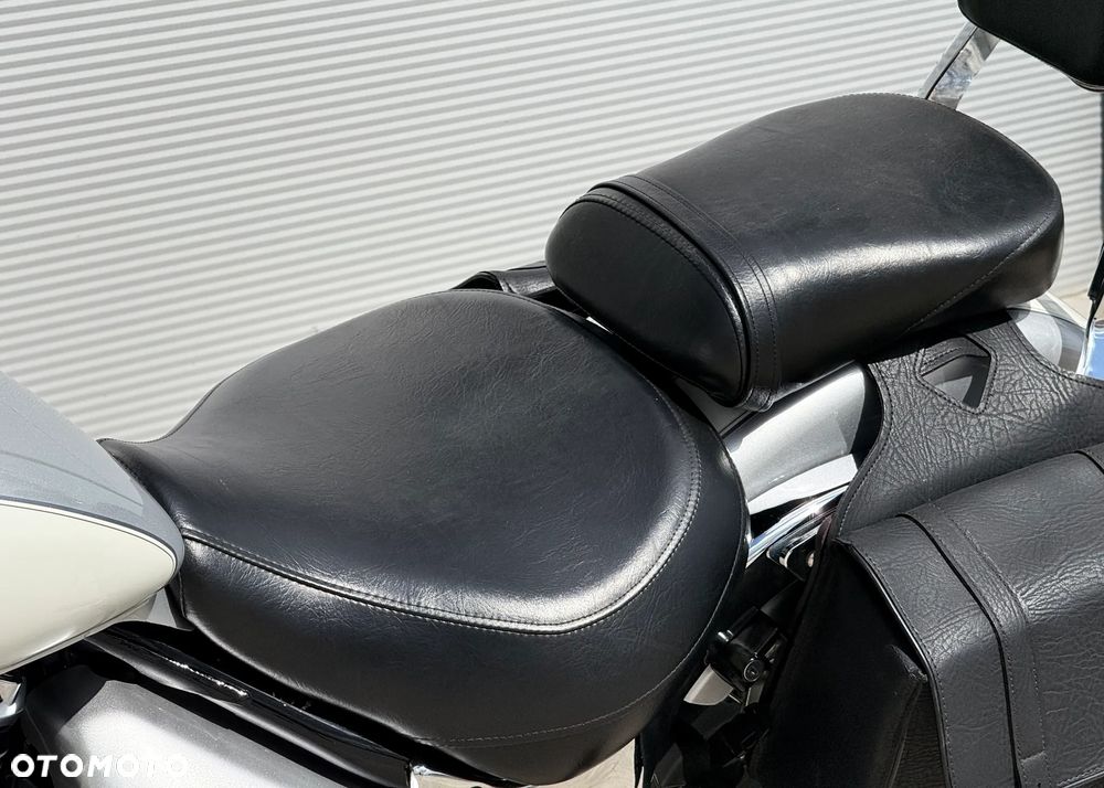 Suzuki VL 800 Volusia - Boulevard C50 - 24