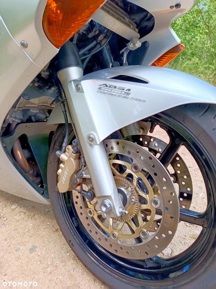 Honda VFR - 11