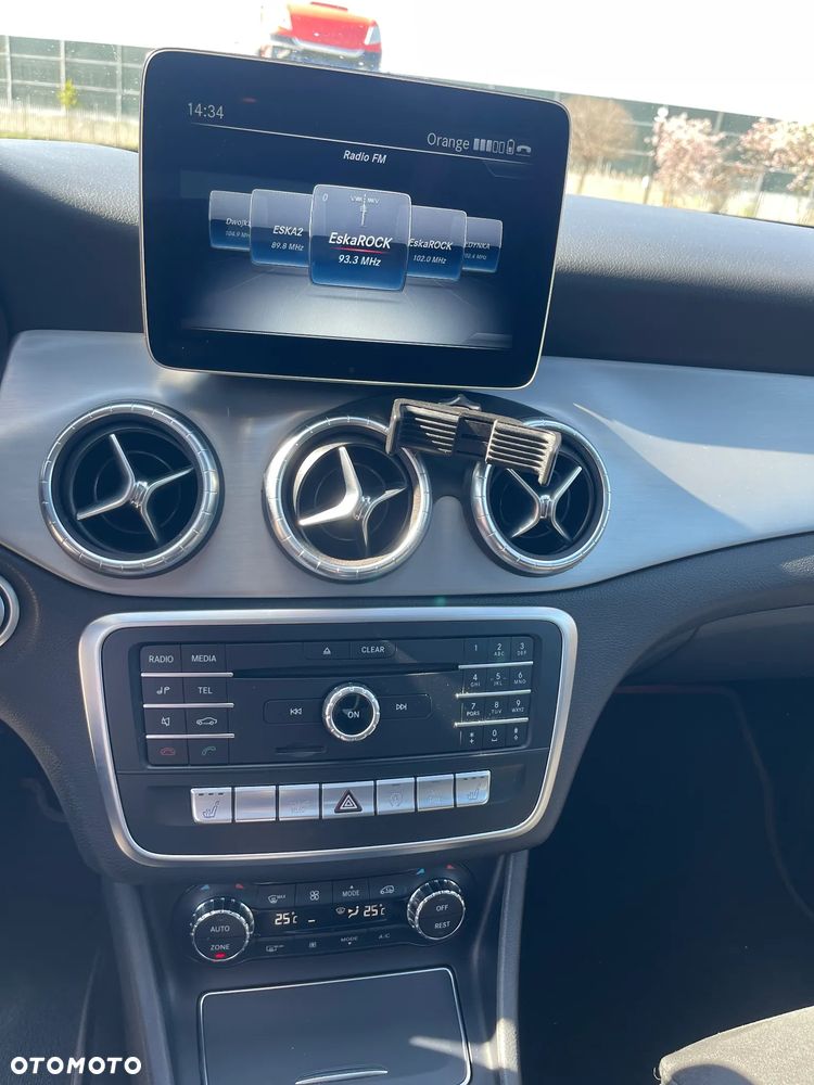 Mercedes-Benz CLA 220 4-Matic AMG Line - 7