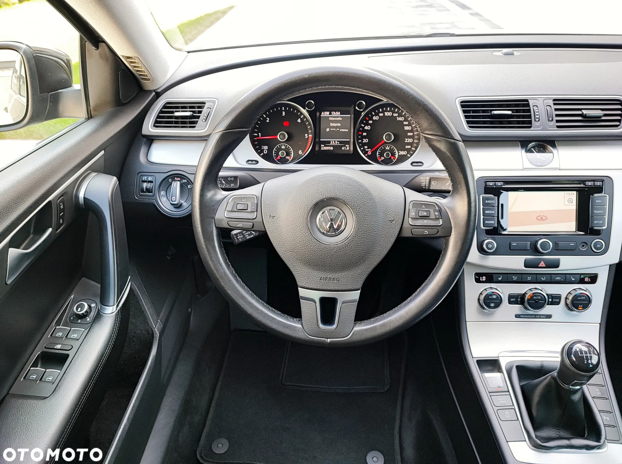 Volkswagen Passat Variant 2.0 TDI BlueMotion Technology Highline - 27