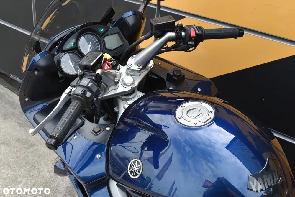 Yamaha FJR - 12