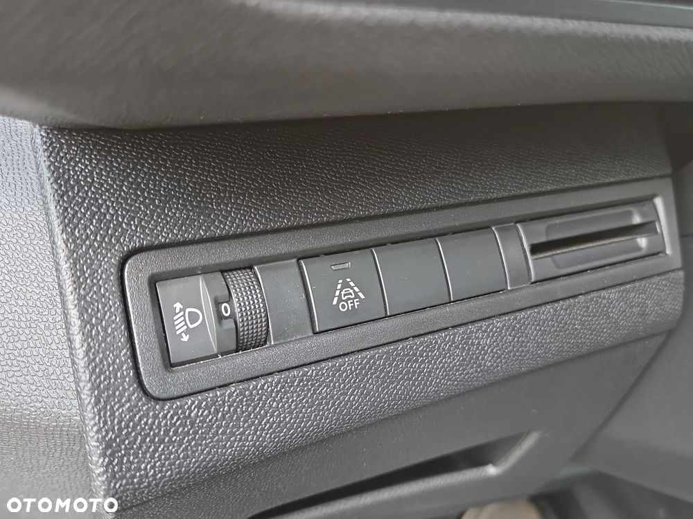 Peugeot 3008 1.5 BlueHDi Allure Pack S&S EAT8 - 36