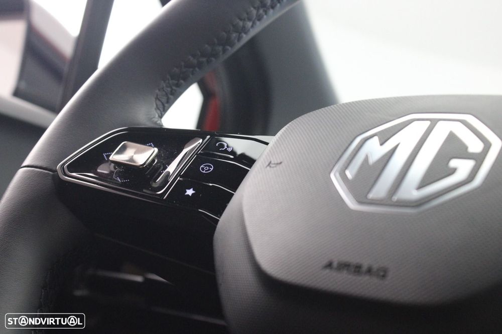 MG MG4 64 kWh Luxury - 11