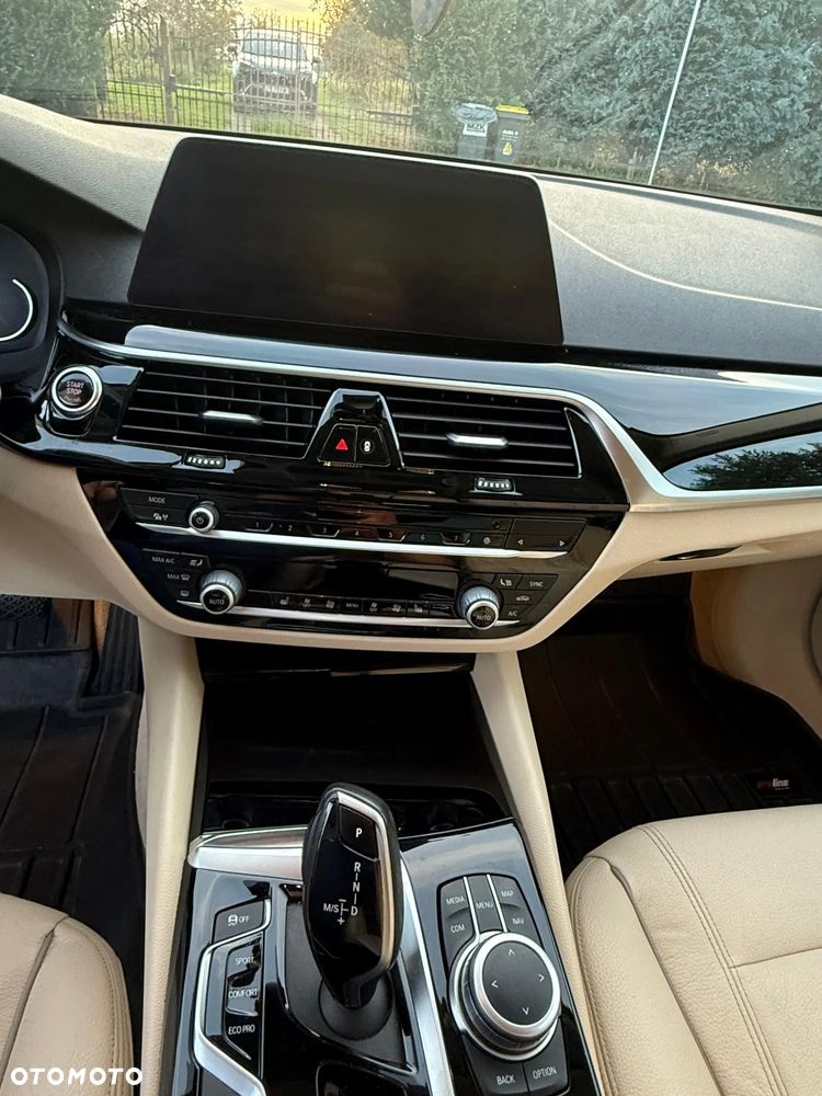 BMW Seria 5 520d - 23