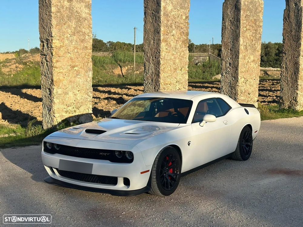 Dodge Challenger Auto SRT Hellcat - 20